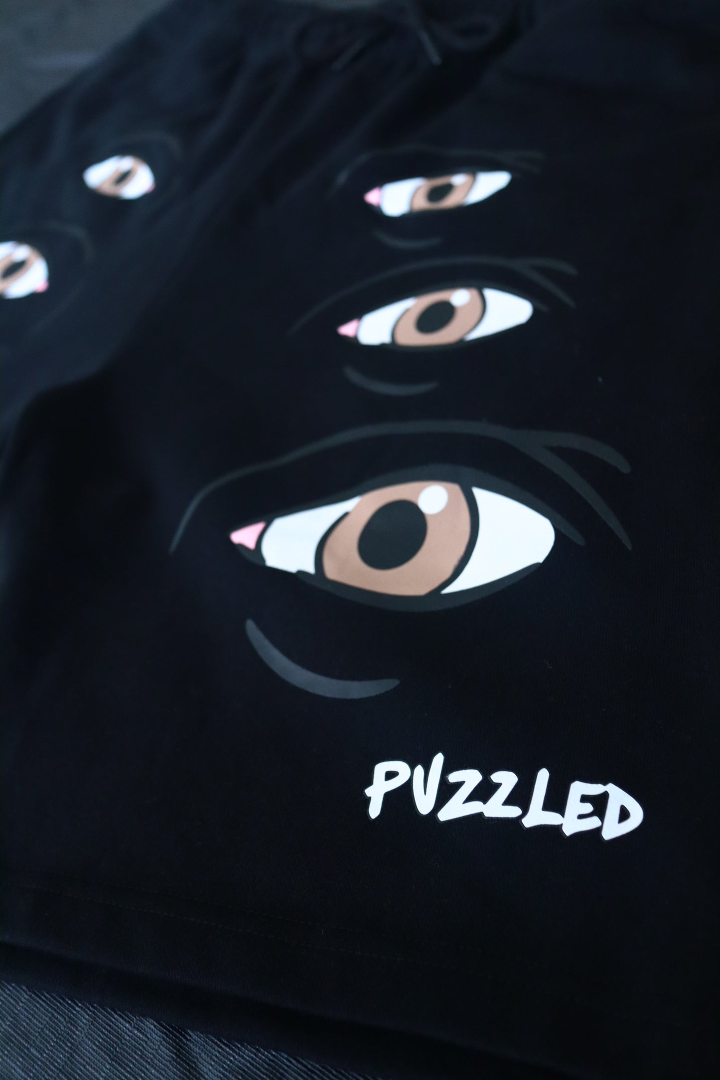 EYES LOGO SHORTS